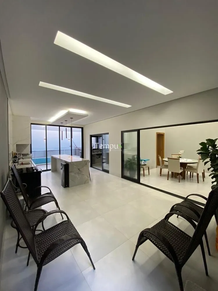 Casa, 4 quartos, 251 m² - Foto 4