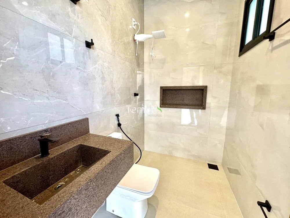 Casa, 3 quartos, 241 m² - Foto 3