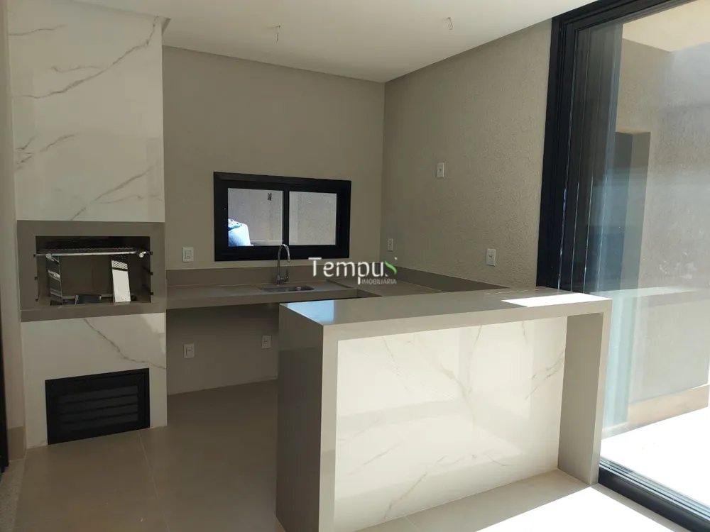Casa, 4 quartos, 253 m² - Foto 1