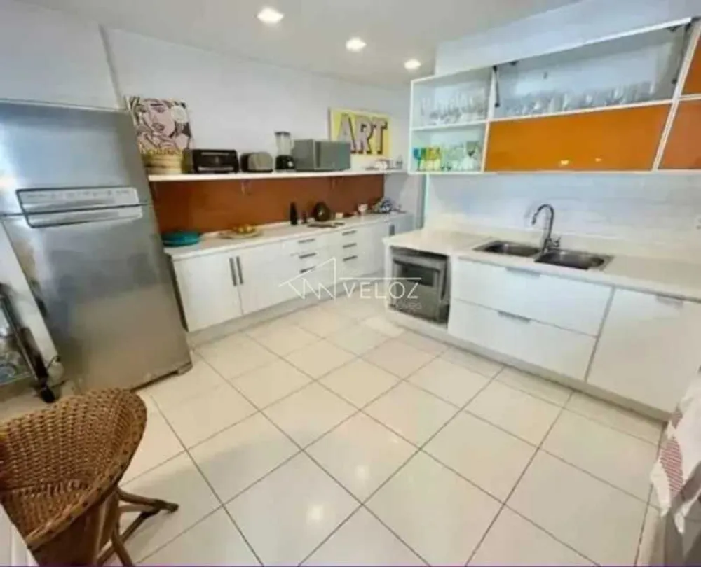 Cobertura, 3 quartos, 240 m² - Foto 1