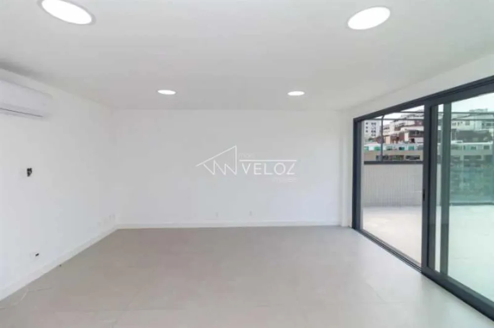 Cobertura, 3 quartos, 197 m² - Foto 2