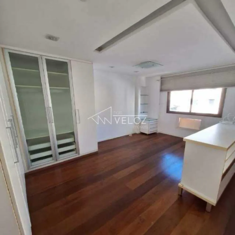 Cobertura, 3 quartos, 228 m² - Foto 2