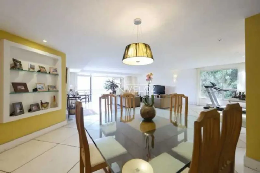 Apartamento, 3 quartos, 210 m² - Foto 2