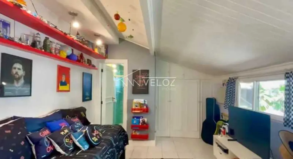 Cobertura, 3 quartos, 228 m² - Foto 1