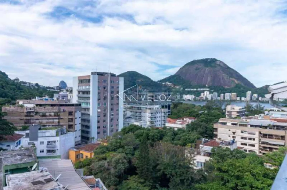 Cobertura, 3 quartos, 197 m² - Foto 2