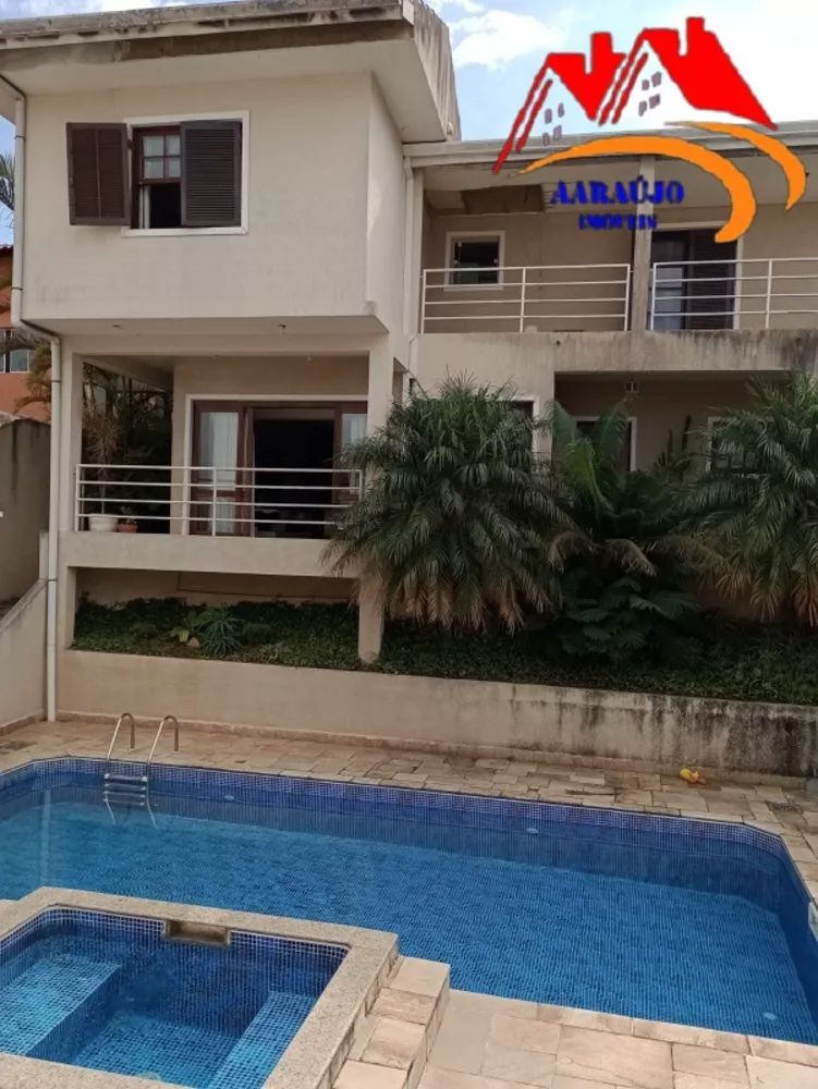 Casa à venda com 4 quartos, 300m² - Foto 4