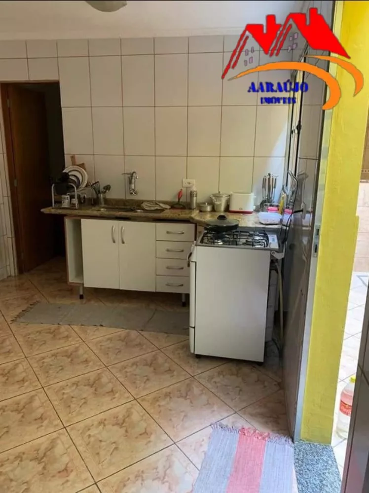 Casa à venda com 6 quartos, 250m² - Foto 12