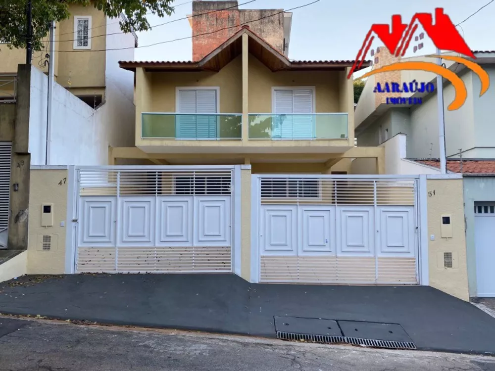 Casa à venda com 3 quartos, 131m² - Foto 1