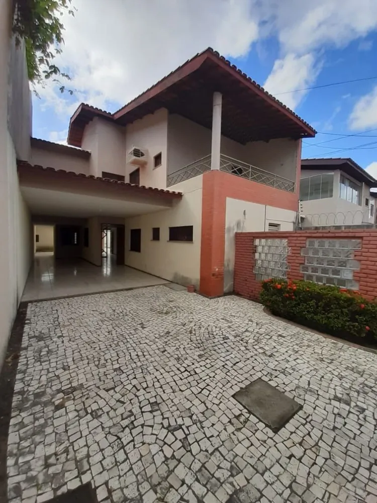 Casa, 4 quartos, 220 m² - Foto 1