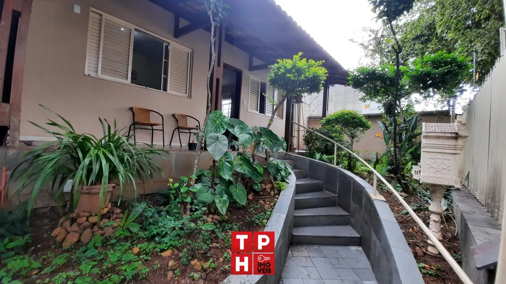 Casa, 3 quartos, 236 m² - Foto 1