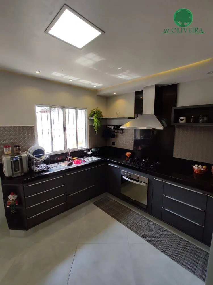 Sobrado, 4 quartos, 242 m² - Foto 1