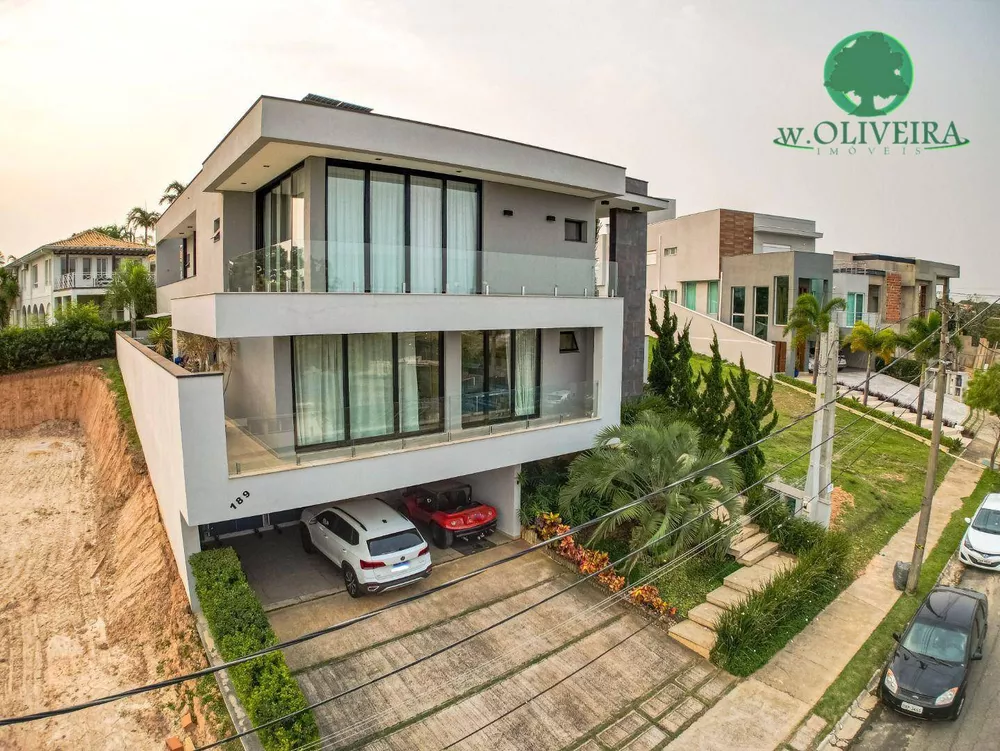 Sobrado, 3 quartos, 427 m² - Foto 1