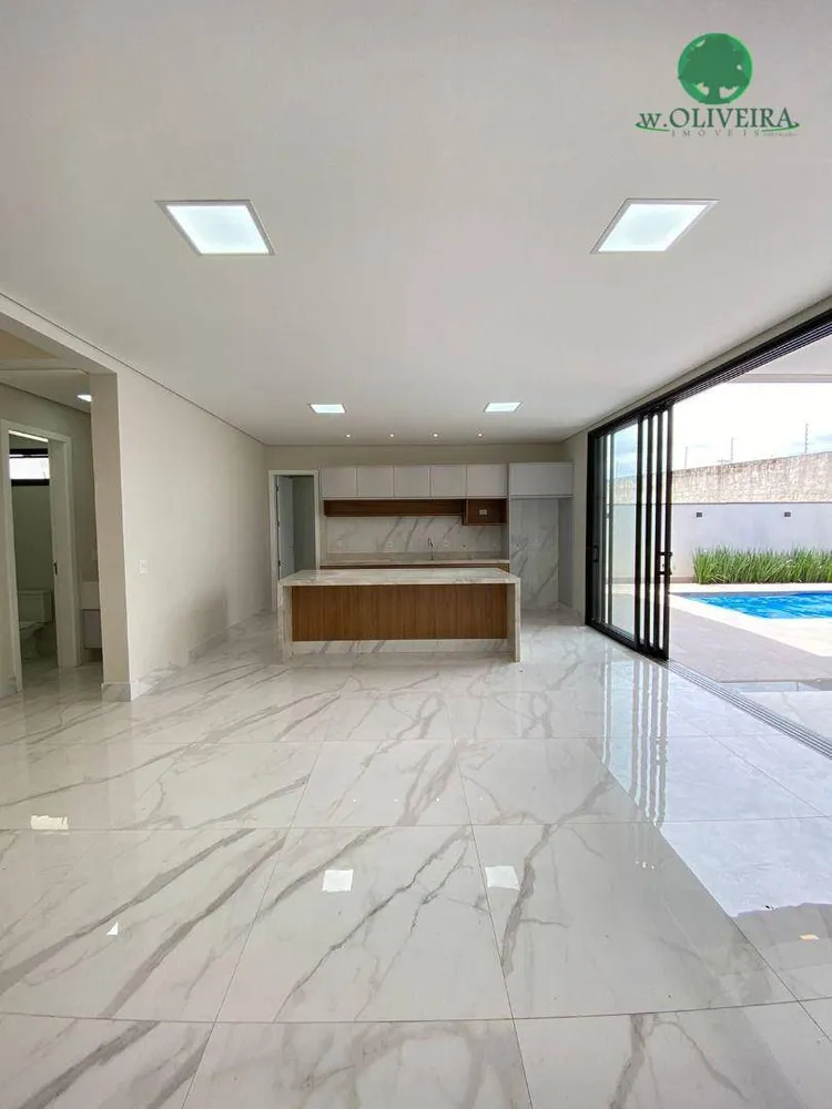 Sobrado, 3 quartos, 330 m² - Foto 1