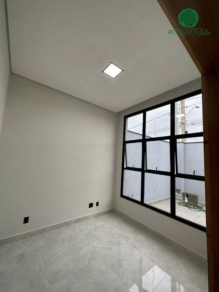 Casa à venda com 3 quartos, 220m² - Foto 3