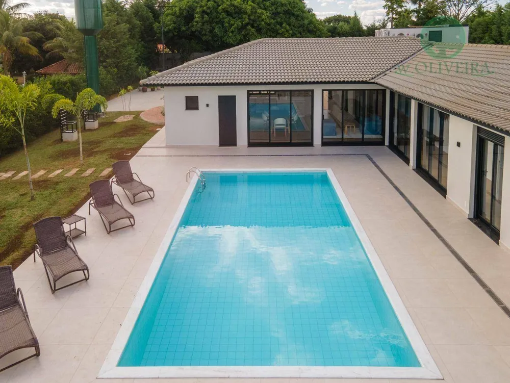 Chácara, 4 quartos, 2880 m² - Foto 1