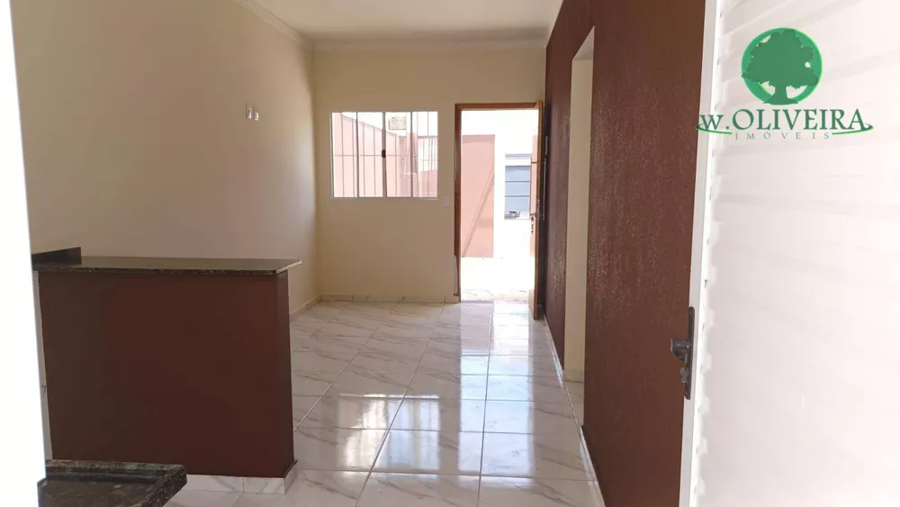 Casa à venda com 2 quartos, 60m² - Foto 4