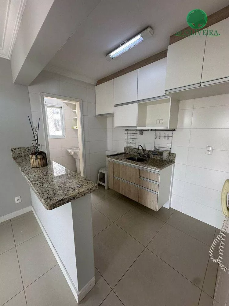 Apartamento à venda com 2 quartos, 80m² - Foto 2