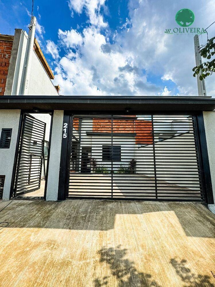 Casa à venda e aluguel com 3 quartos, 90m² - Foto 1