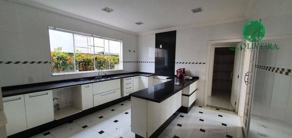 Sobrado, 3 quartos, 332 m² - Foto 2
