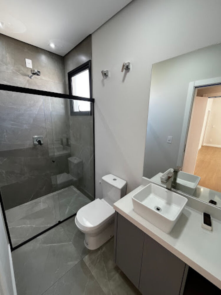 Sobrado à venda com 4 quartos, 260m² - Foto 1