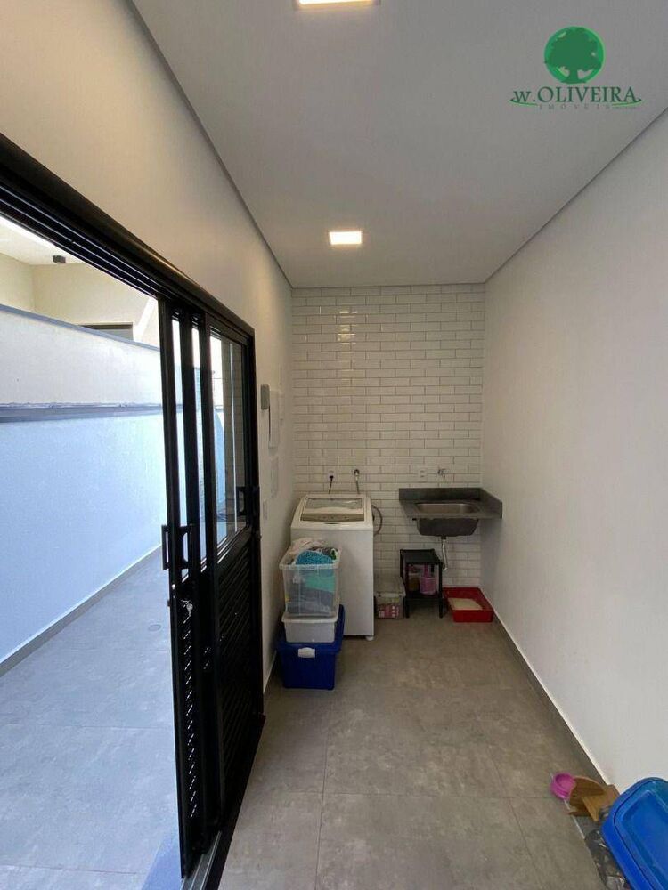 Sobrado à venda com 3 quartos, 247m² - Foto 2