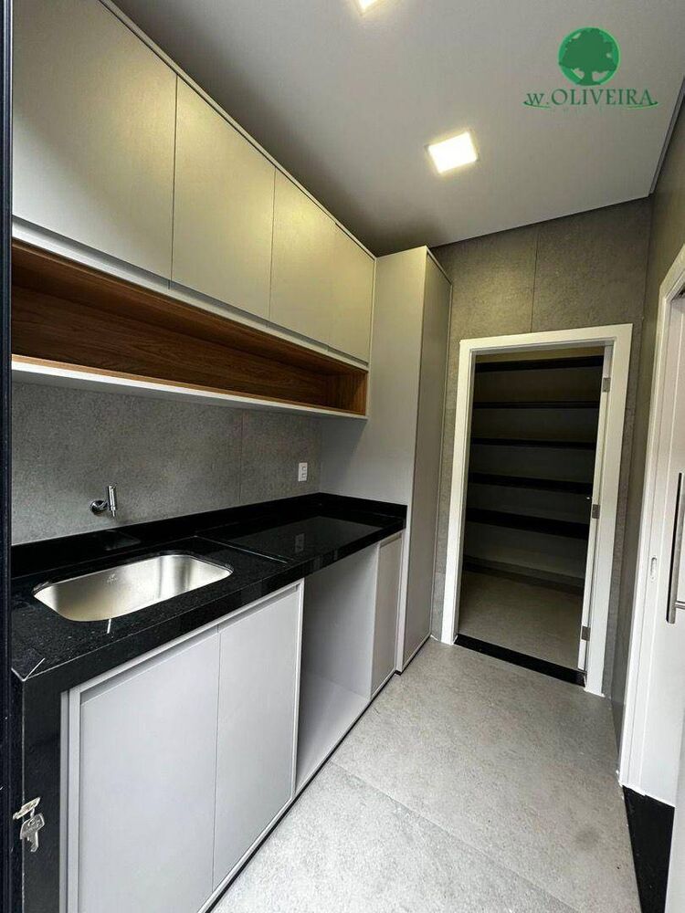 Sobrado à venda com 4 quartos, 347m² - Foto 2