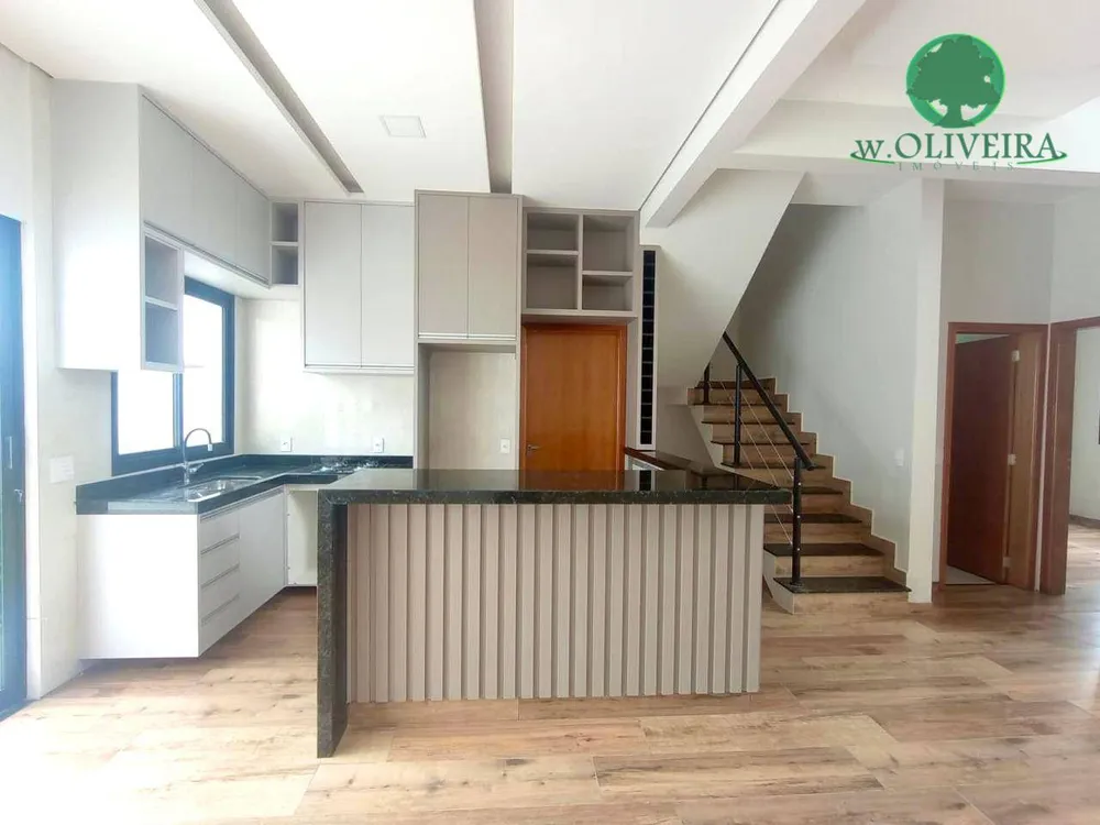 Sobrado, 3 quartos, 172 m² - Foto 1