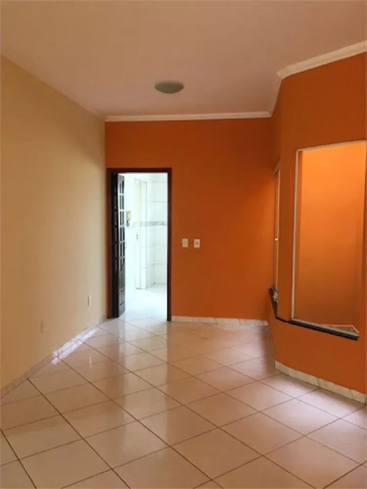 Casa à venda com 3 quartos, 168m² - Foto 2