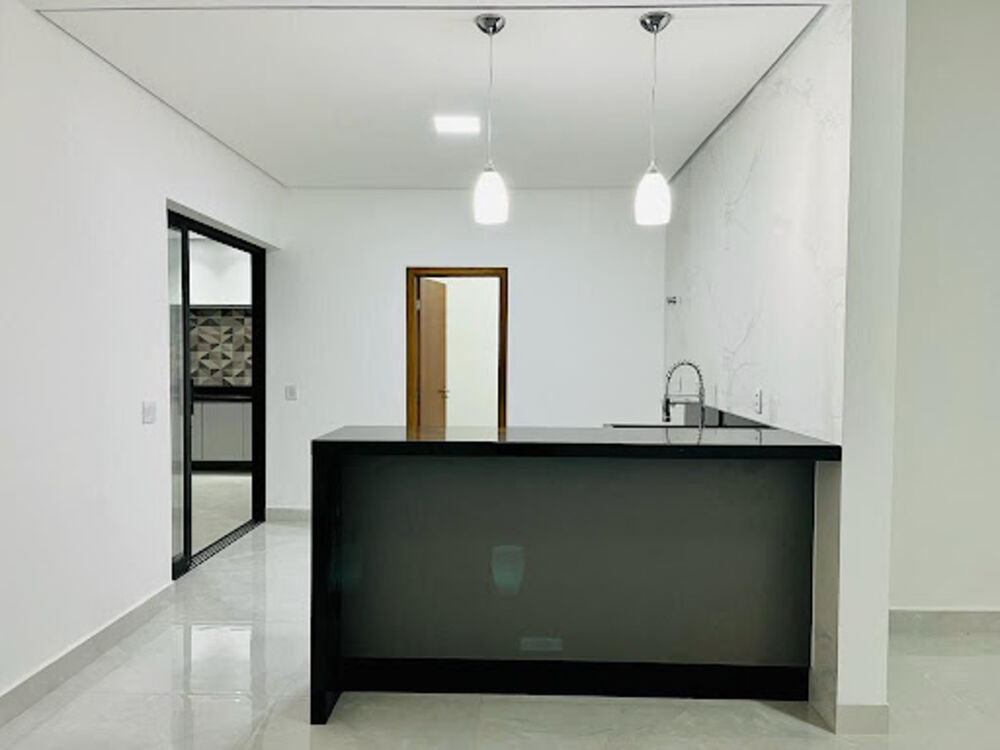Casa de Condomínio à venda e aluguel com 3 quartos, 200m² - Foto 1