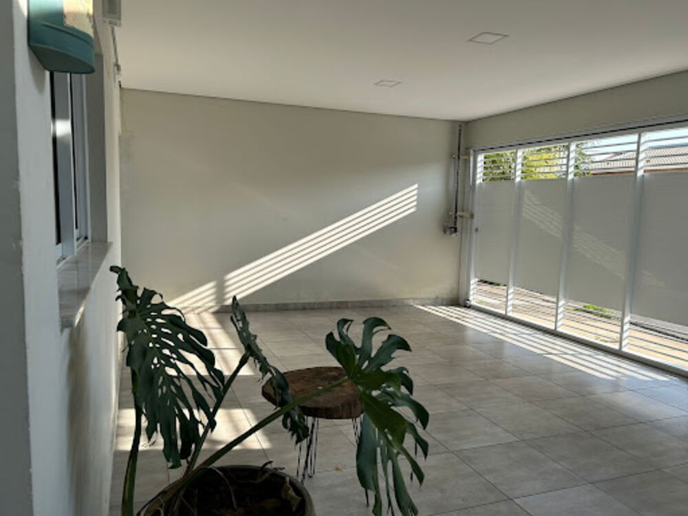 Casa à venda com 2 quartos, 125m² - Foto 1
