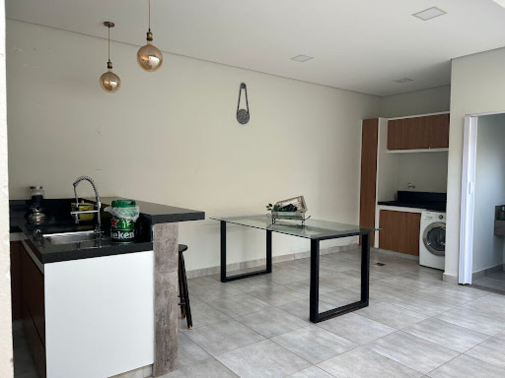 Casa à venda com 2 quartos, 125m² - Foto 4
