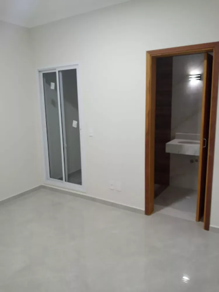 Casa à venda com 2 quartos, 52m² - Foto 2