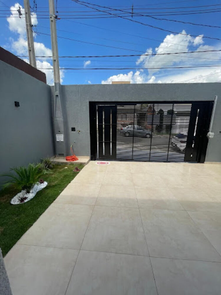Casa à venda com 3 quartos, 83m² - Foto 1