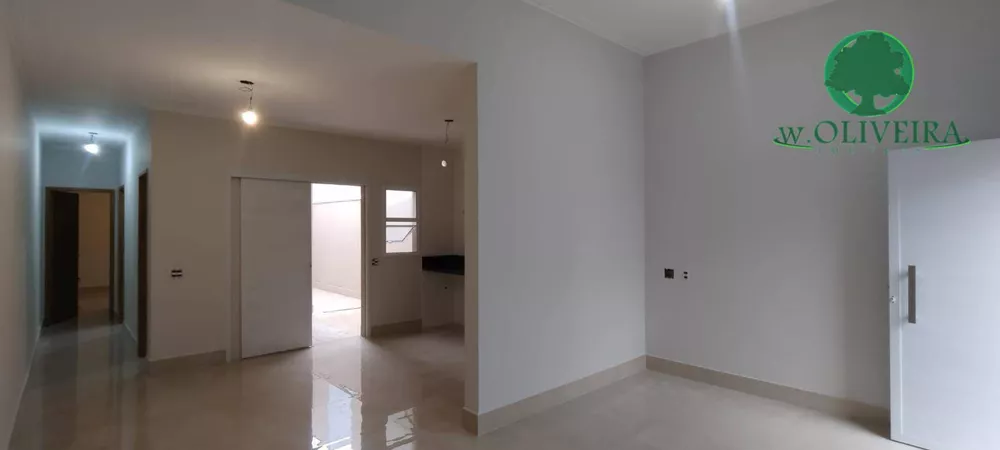 Casa à venda com 2 quartos, 68m² - Foto 2