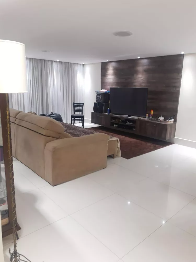 Apartamento para alugar com 4 quartos, 181m² - Foto 3