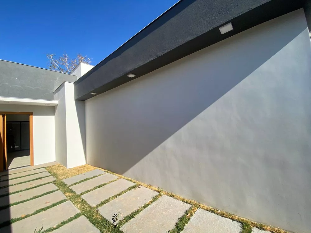 Casa à venda com 3 quartos, 116m² - Foto 2