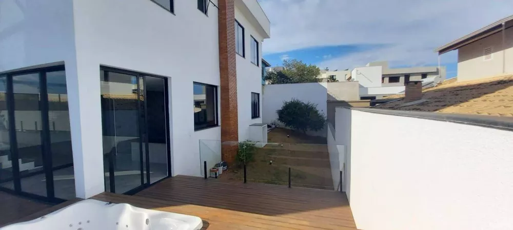 Casa de Condomínio à venda com 3 quartos, 300m² - Foto 11