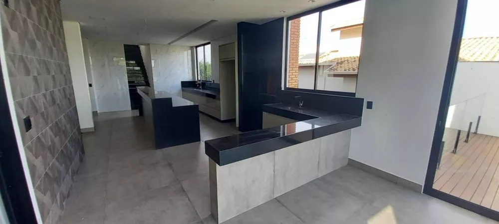 Casa de Condomínio à venda com 3 quartos, 300m² - Foto 8