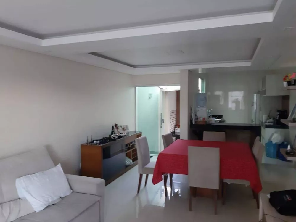 Casa de Condomínio à venda com 4 quartos, 202m² - Foto 2