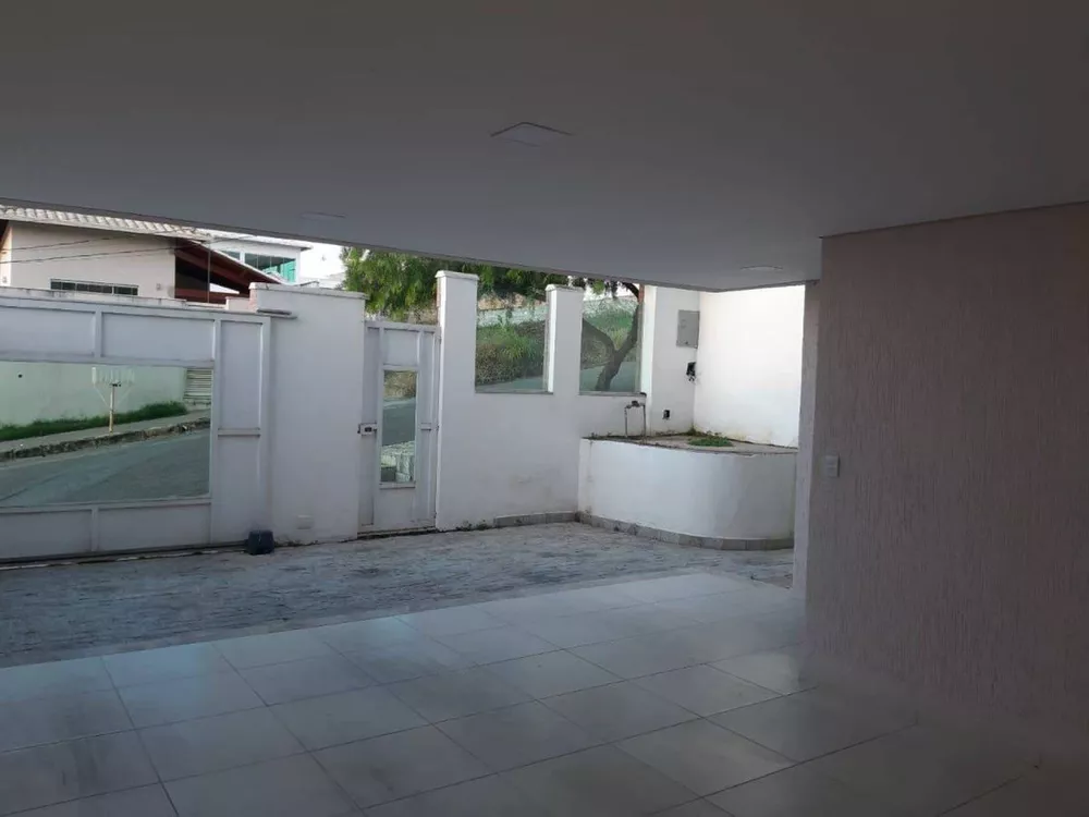 Casa de Condomínio à venda com 4 quartos, 202m² - Foto 3