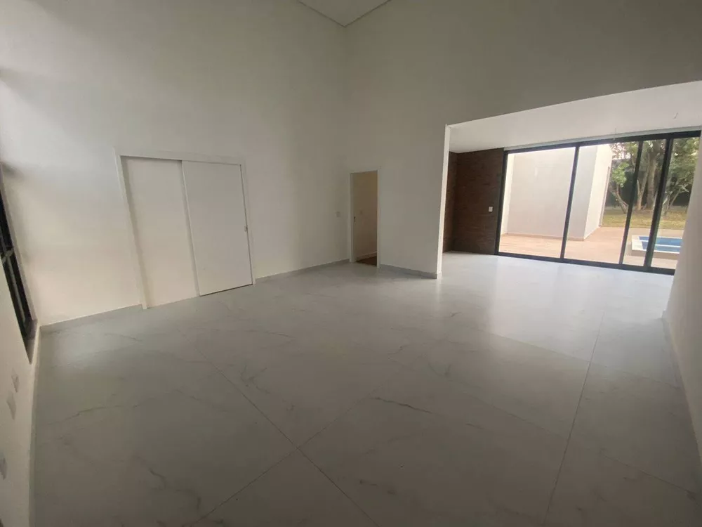 Casa de Condomínio à venda com 4 quartos, 265m² - Foto 4