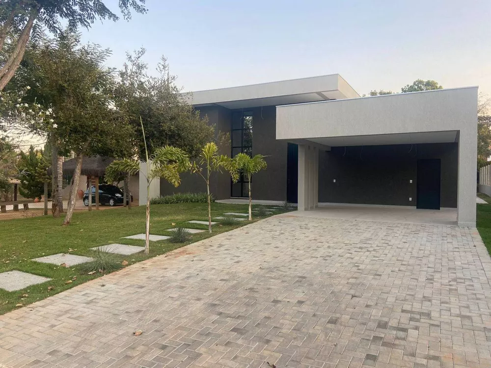 Casa de Condomínio à venda com 4 quartos, 265m² - Foto 1