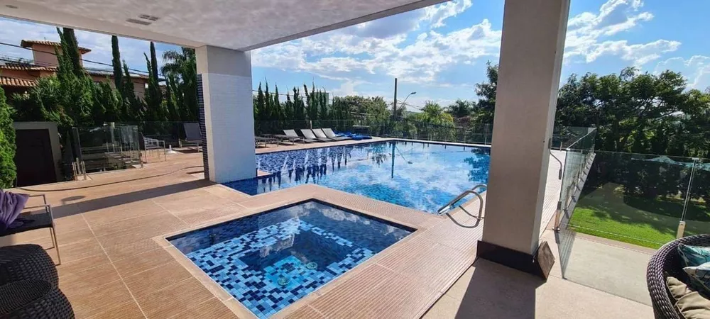 Casa para alugar com 4 quartos, 500m² - Foto 1