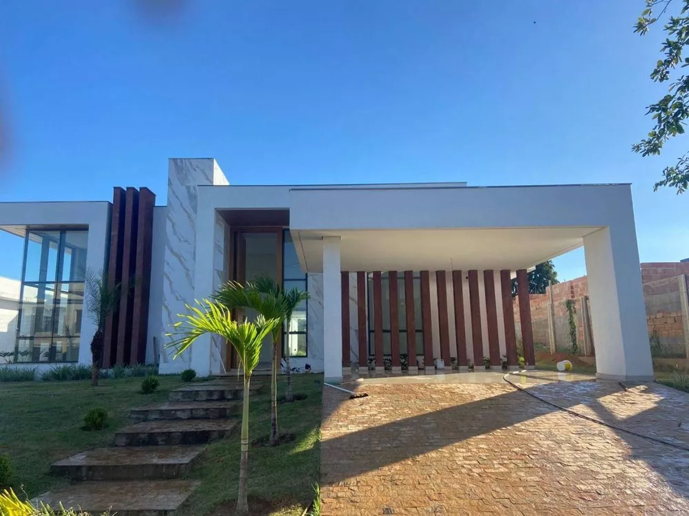 Casa à venda com 4 quartos, 350m² - Foto 1