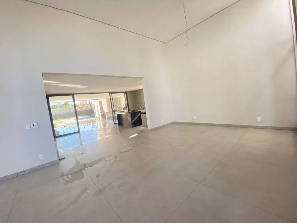 Casa à venda com 4 quartos, 350m² - Foto 4