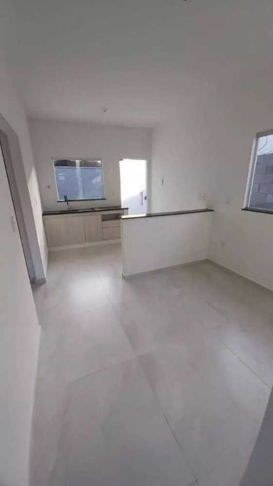 Casa à venda com 2 quartos, 103m² - Foto 4