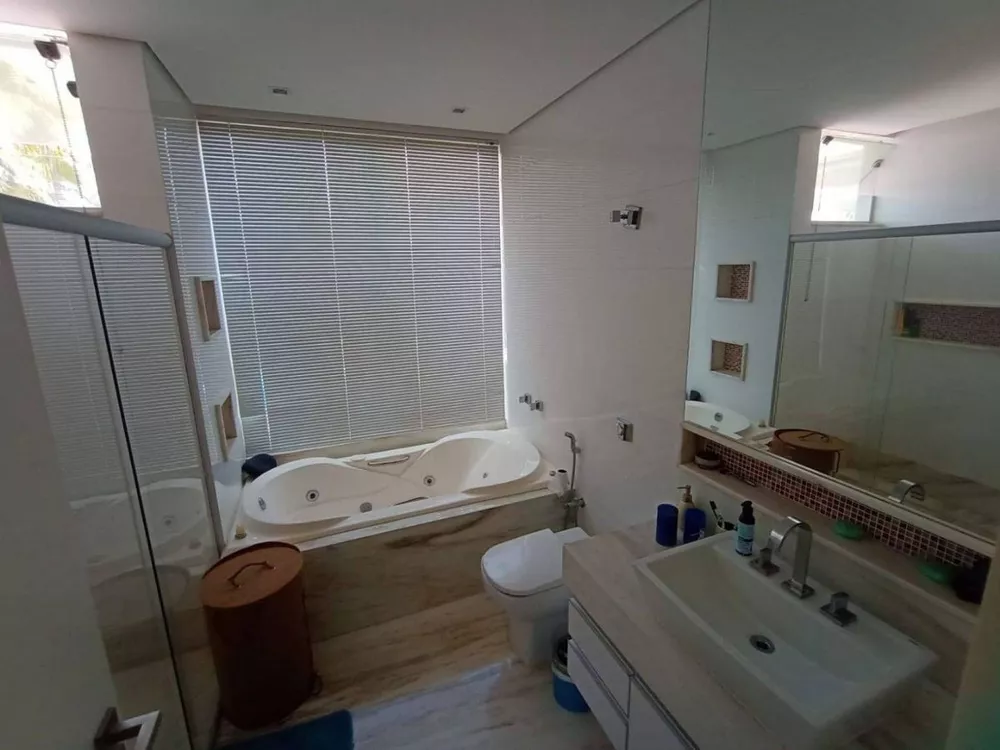 Casa de Condomínio à venda e aluguel com 4 quartos, 600m² - Foto 23