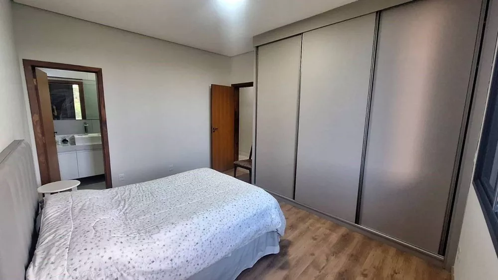 Casa à venda com 4 quartos, 450m² - Foto 6