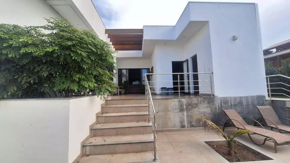 Casa à venda com 4 quartos, 450m² - Foto 3