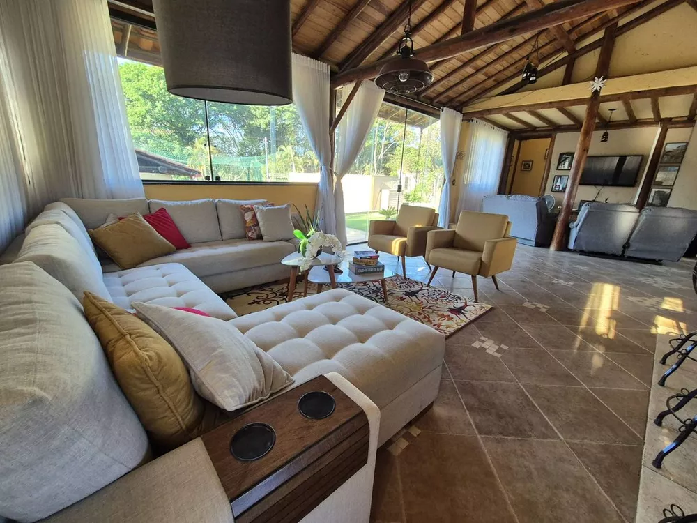 Casa de Condomínio à venda e aluguel com 6 quartos, 267m² - Foto 2